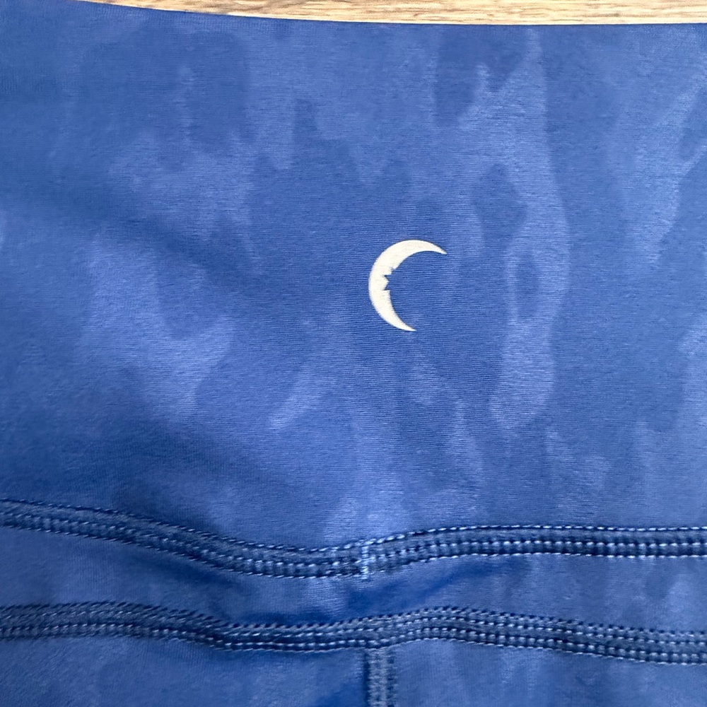 ZYIA Blue Light and Tight Navy Camouflage Leggings with Pockets - Picture 4 of 6